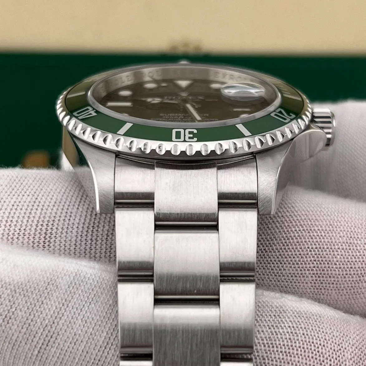 2009 Rolex Submariner Date "Kermit" 16610LV Listing Image 6
