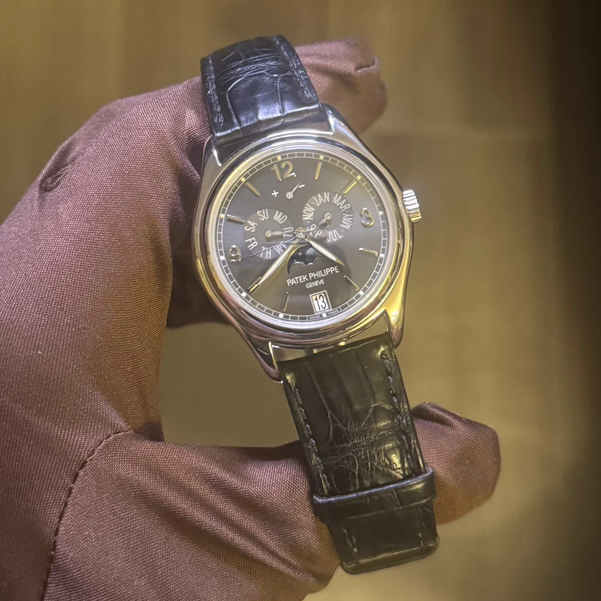 Patek Philippe Annual Calendar White Gold / Gray 5146G-010